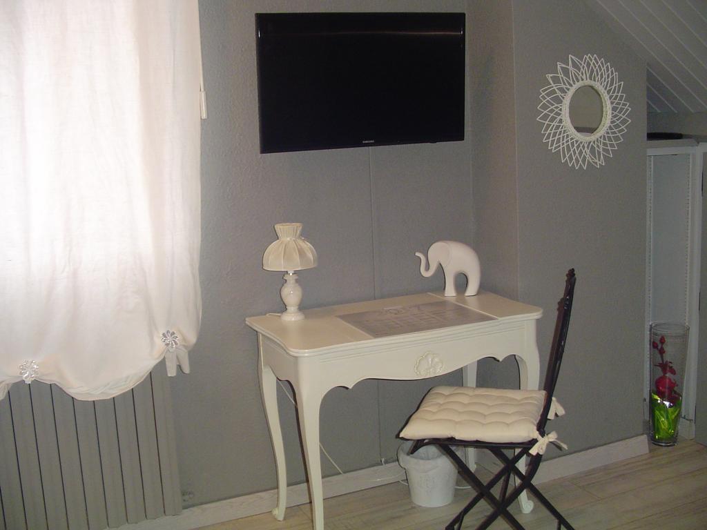 Chambre Crescia Vernouillet  Extérieur photo